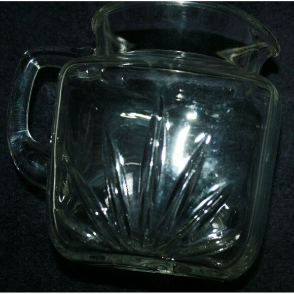 VINTAGE CLEAR CUT GLASS SQUARE TEA PITCHER - Picture 7 of 8